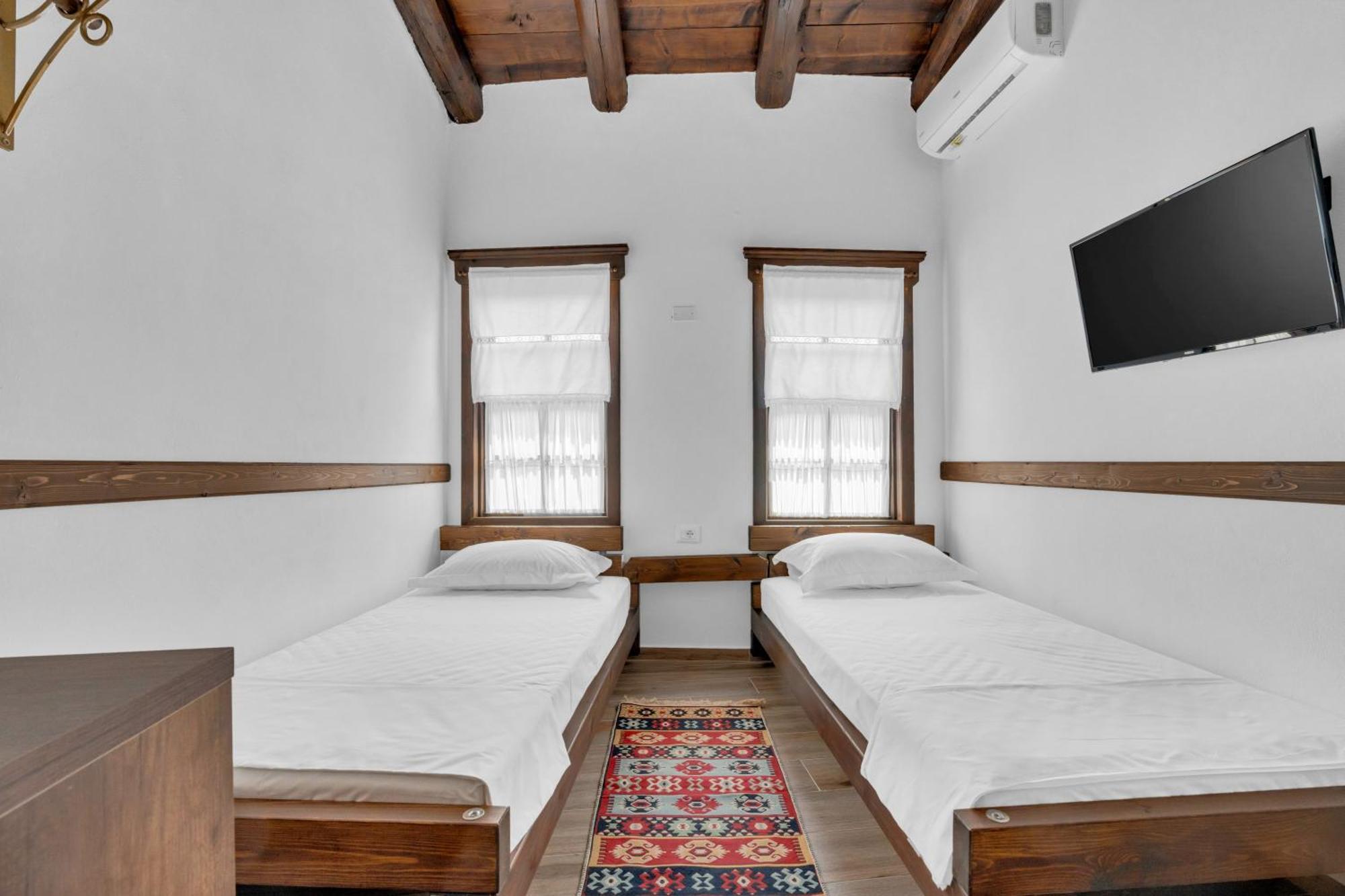 Hotel Bohem Berat Eksteriør billede